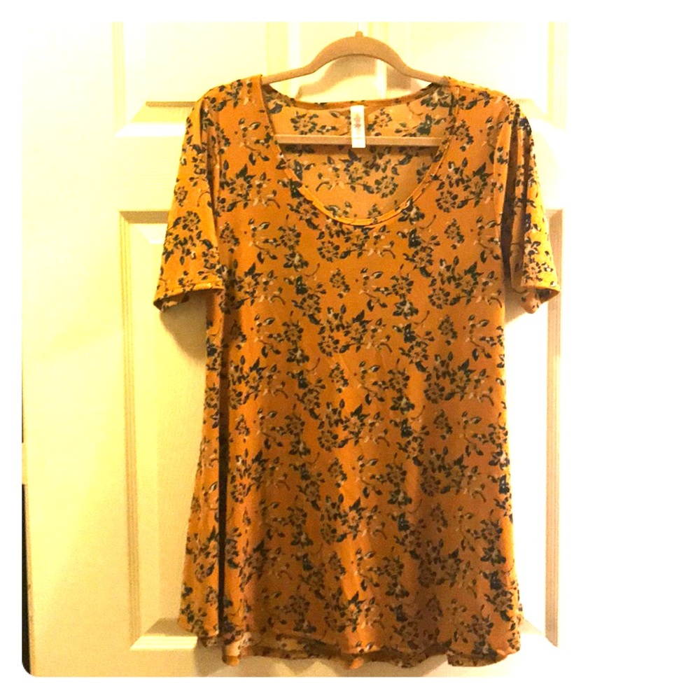 Lularoe shirt